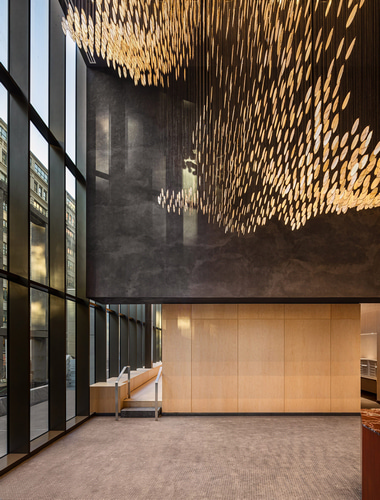 Hill West Architects завершила строительство небоскрёба в Дамбо, похожего на парус