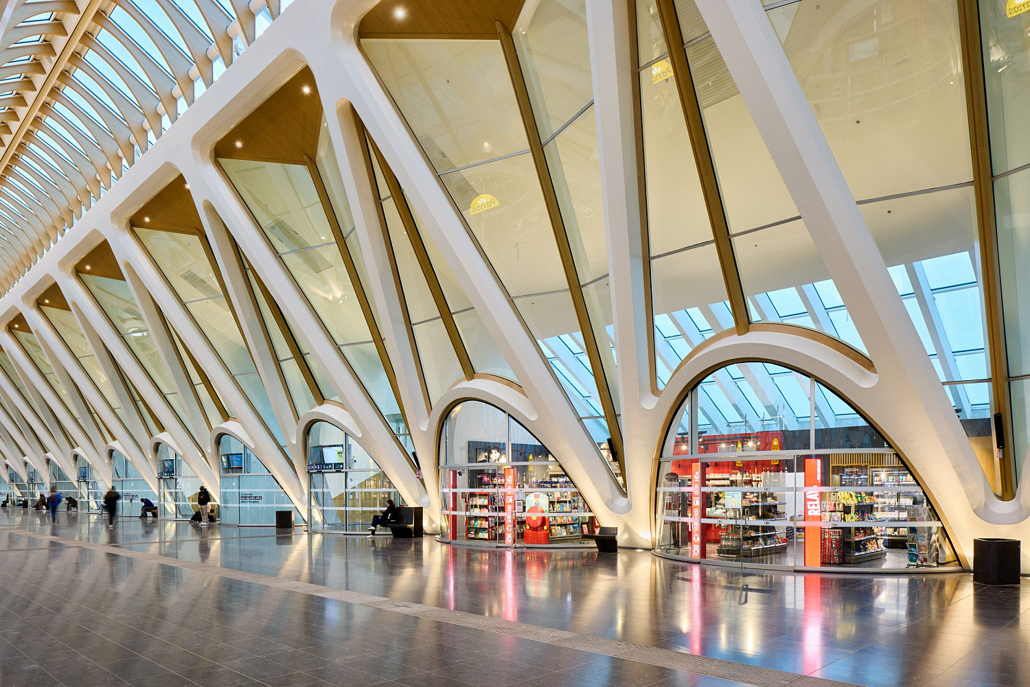 Сантьяго Калатрава создал в Бельгии вокзал-мост